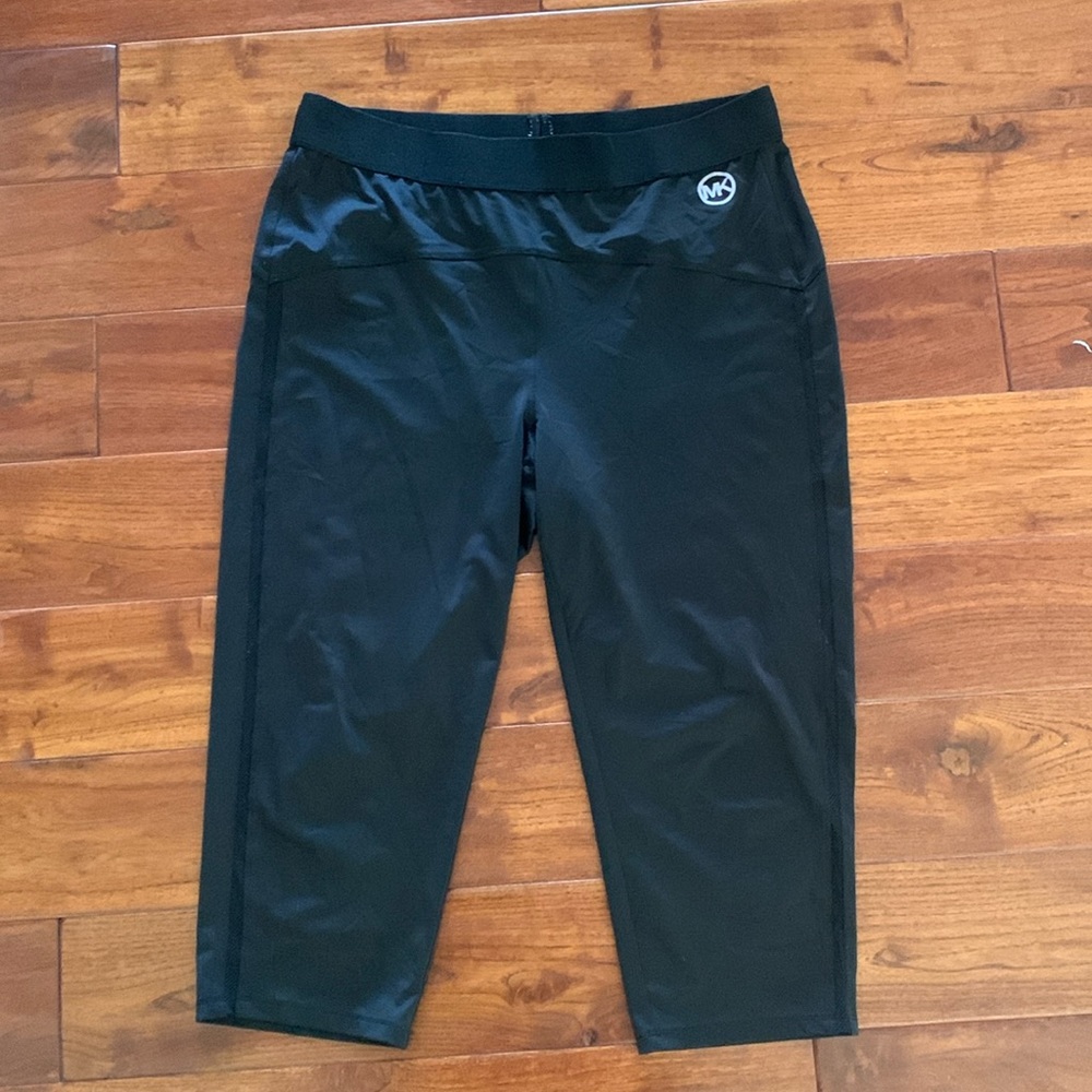 Michael Kors Capri Leggings Size 1X Crop Pants 3/4 length Logo Black Stretch